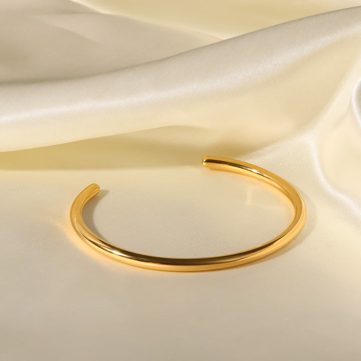 Ariadne Gold Bangle